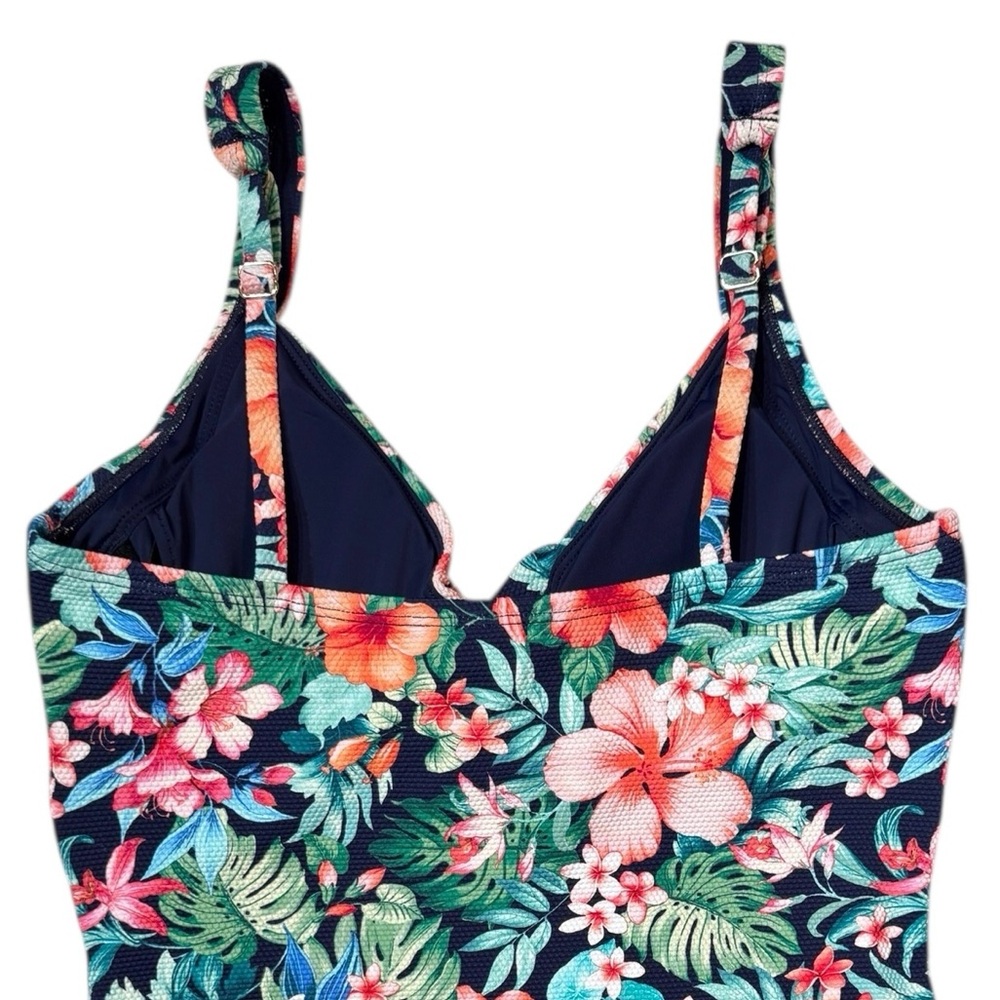 Tommy Bahama Island Cays Flora Underwire Front Twist Tankini Top - Picture 6 of 15